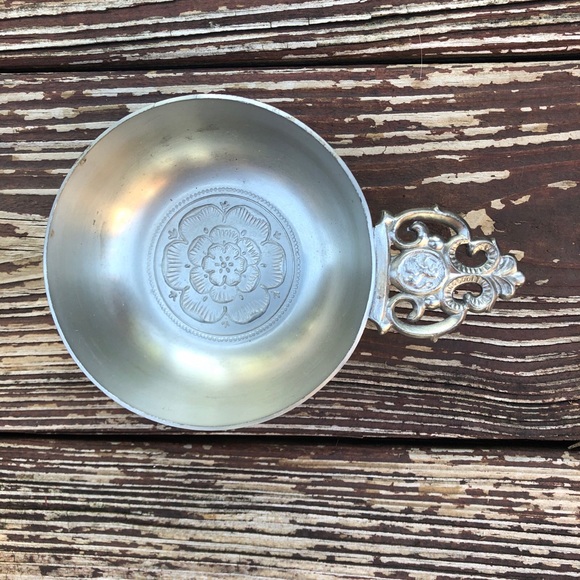 Metawa pewter bowl with handle - Picture 2 of 9